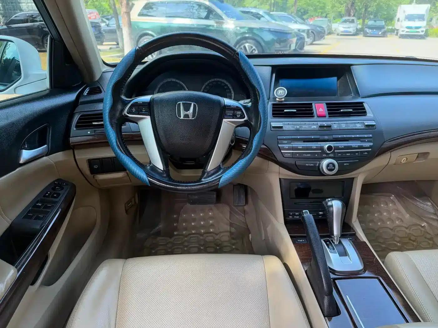 2013 Honda Accord 2.0L SE — миниатюра 10