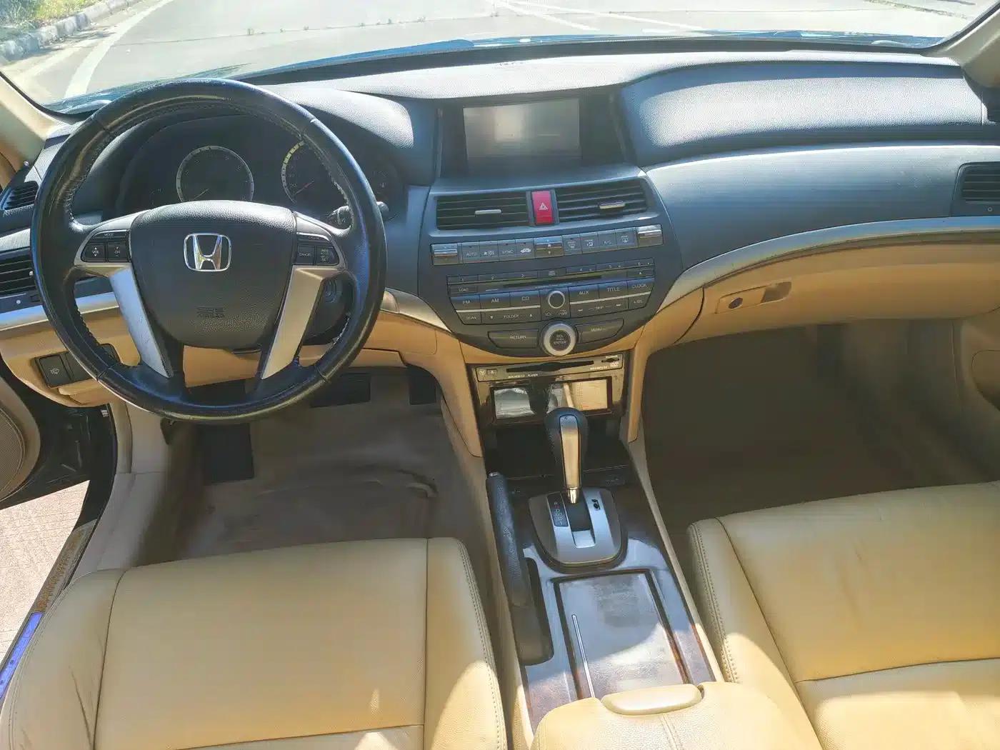 Accord 2010 2.0L EX — миниатюра 8