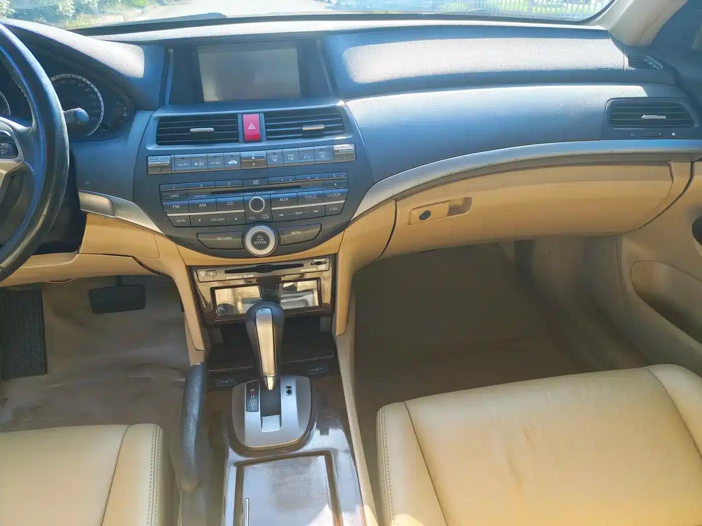 Accord 2010 2.0L EX — миниатюра 10