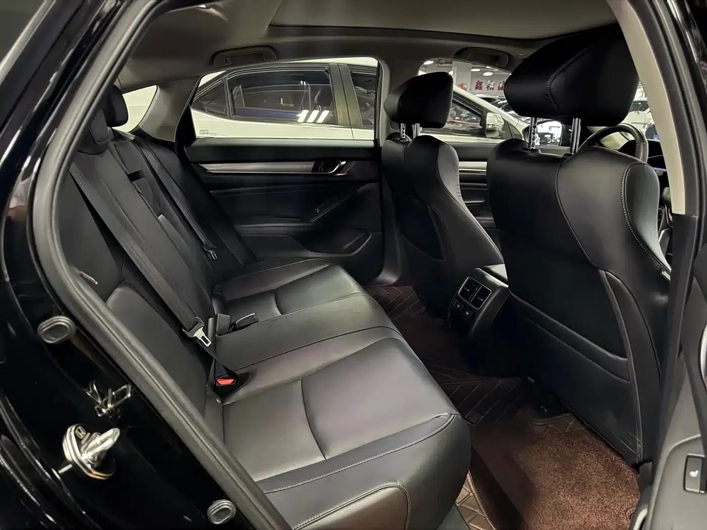 Accord 2021 Hybrid 2.0L Elite Starry Sky Limited Edition — миниатюра 11