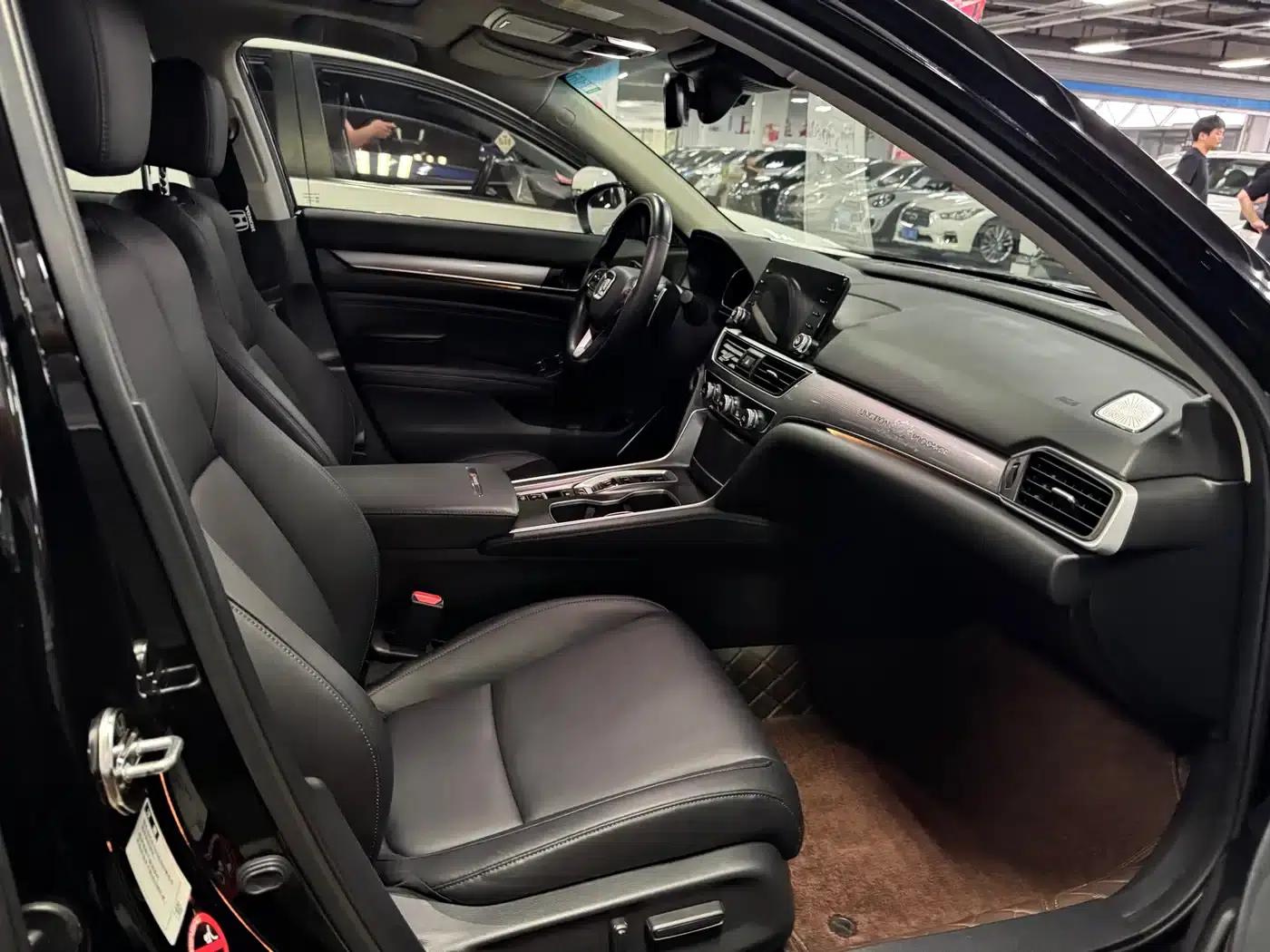 Accord 2021 Hybrid 2.0L Elite Starry Sky Limited Edition — миниатюра 12