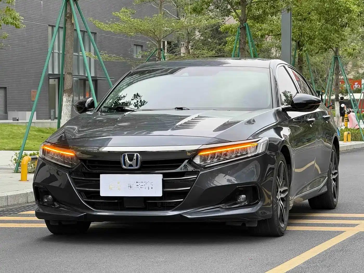2022 Honda Accord Hybrid 2.0L Phantom Night Edition — миниатюра 1
