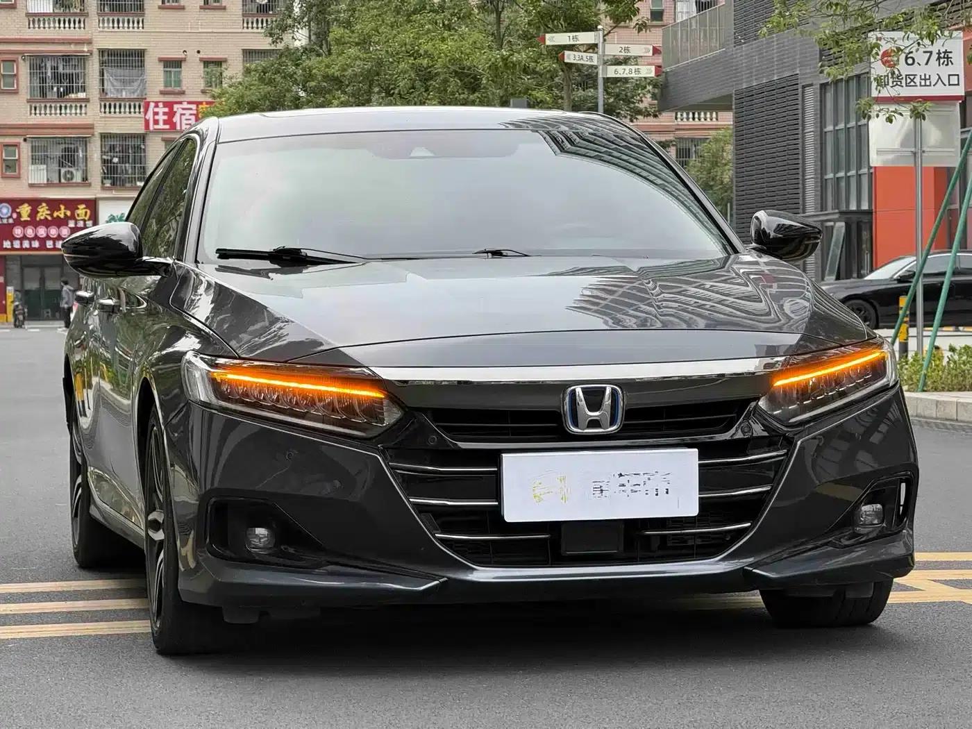 2022 Honda Accord Hybrid 2.0L Phantom Night Edition — миниатюра 2