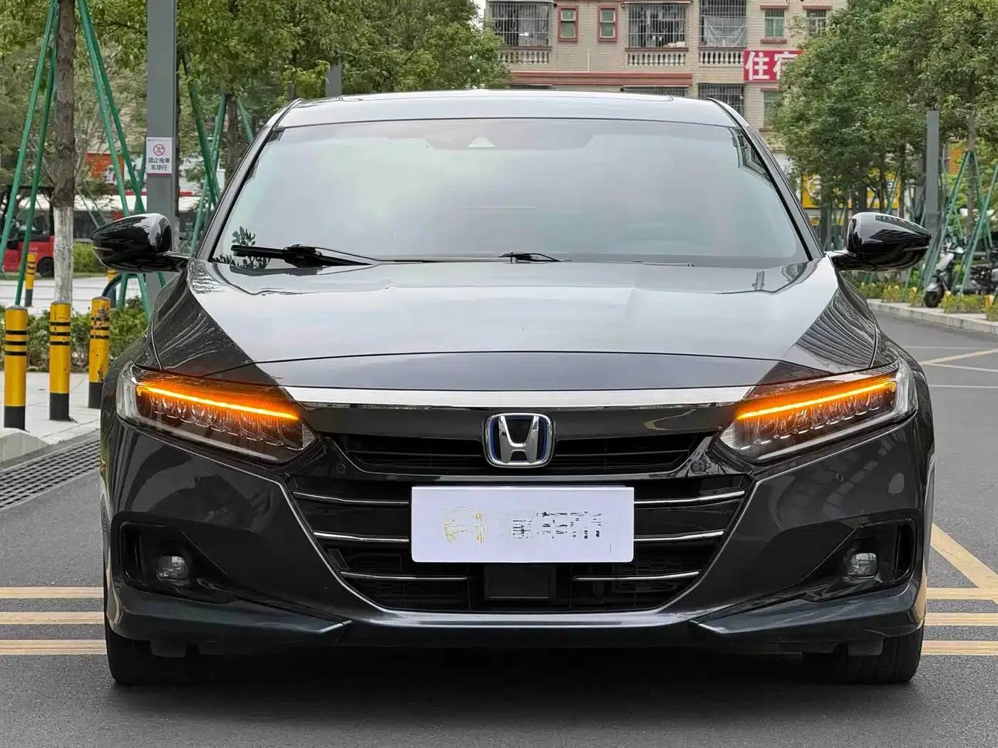 2022 Honda Accord Hybrid 2.0L Phantom Night Edition — миниатюра 3