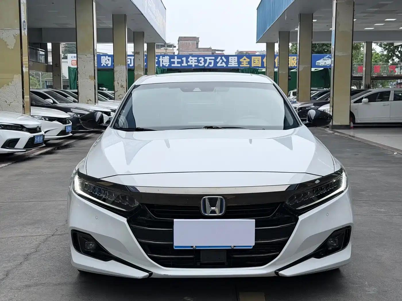 2022 Honda Accord Hybrid 2.0L Phantom Night Edition — миниатюра 2