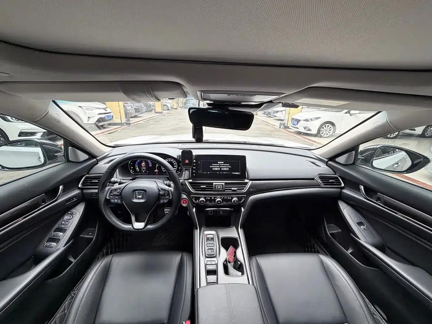 2022 Honda Accord Hybrid 2.0L Phantom Night Edition — миниатюра 4