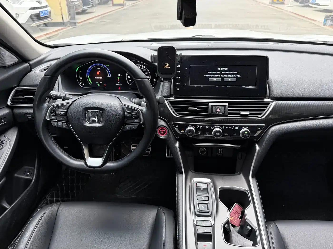 2022 Honda Accord Hybrid 2.0L Phantom Night Edition — миниатюра 5