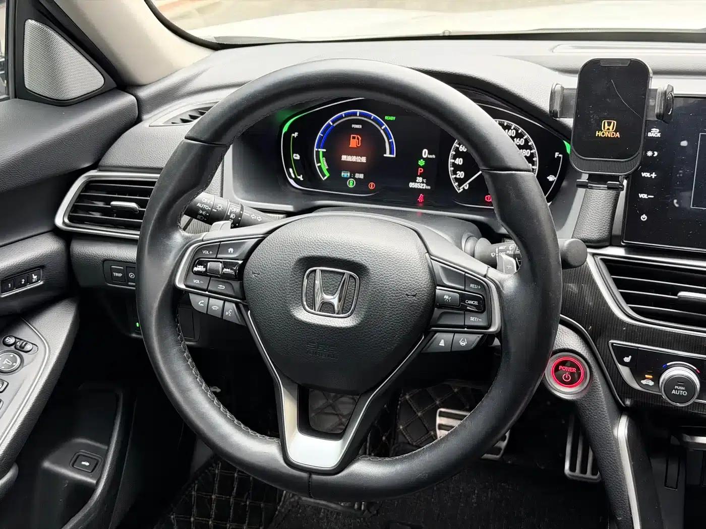2022 Honda Accord Hybrid 2.0L Phantom Night Edition — миниатюра 6