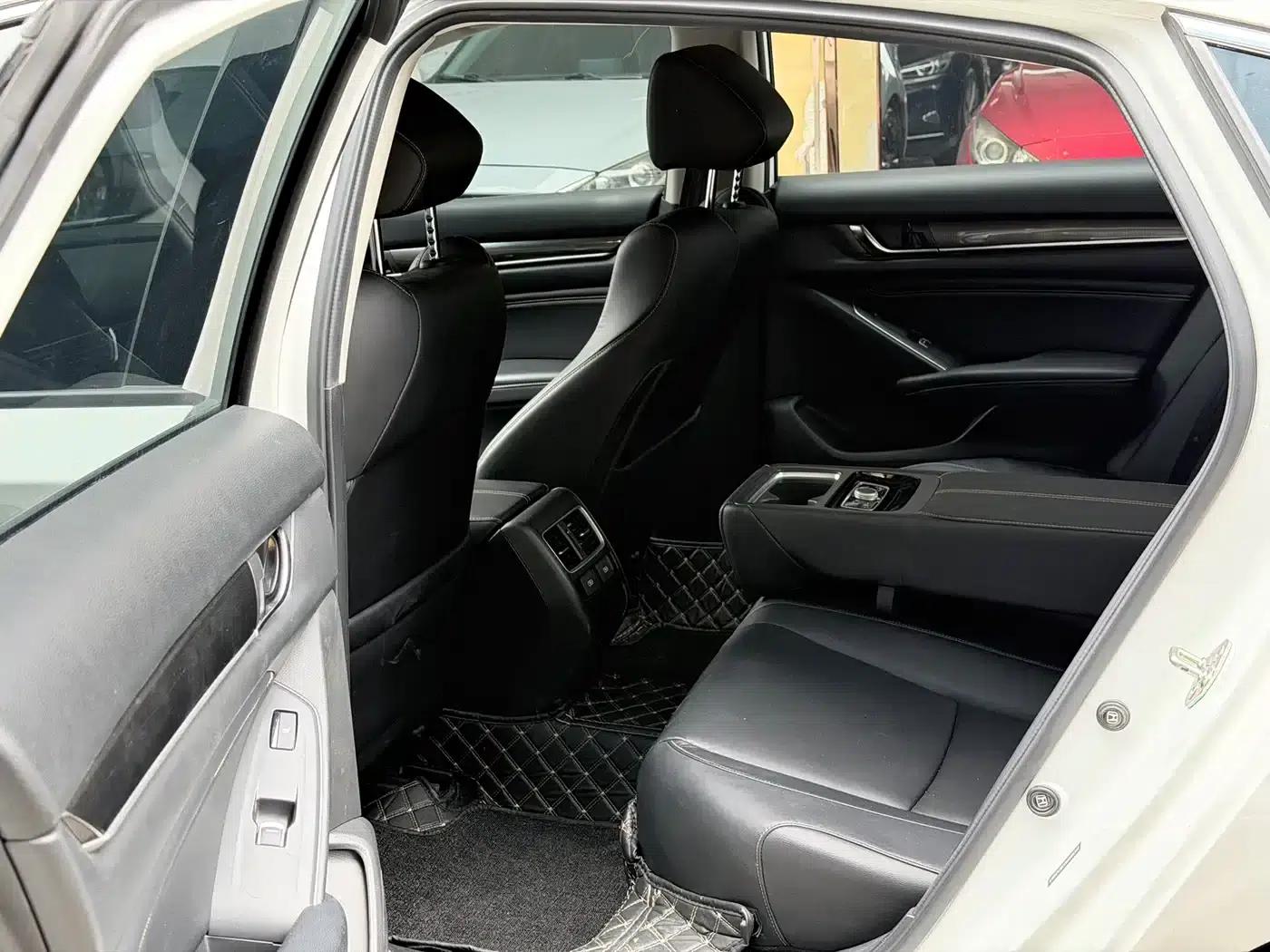 2022 Honda Accord Hybrid 2.0L Phantom Night Edition — миниатюра 8