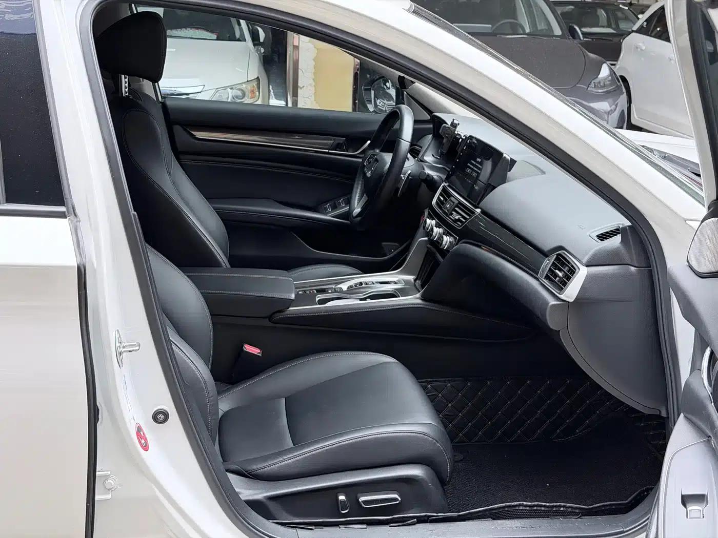 2022 Honda Accord Hybrid 2.0L Phantom Night Edition — миниатюра 9