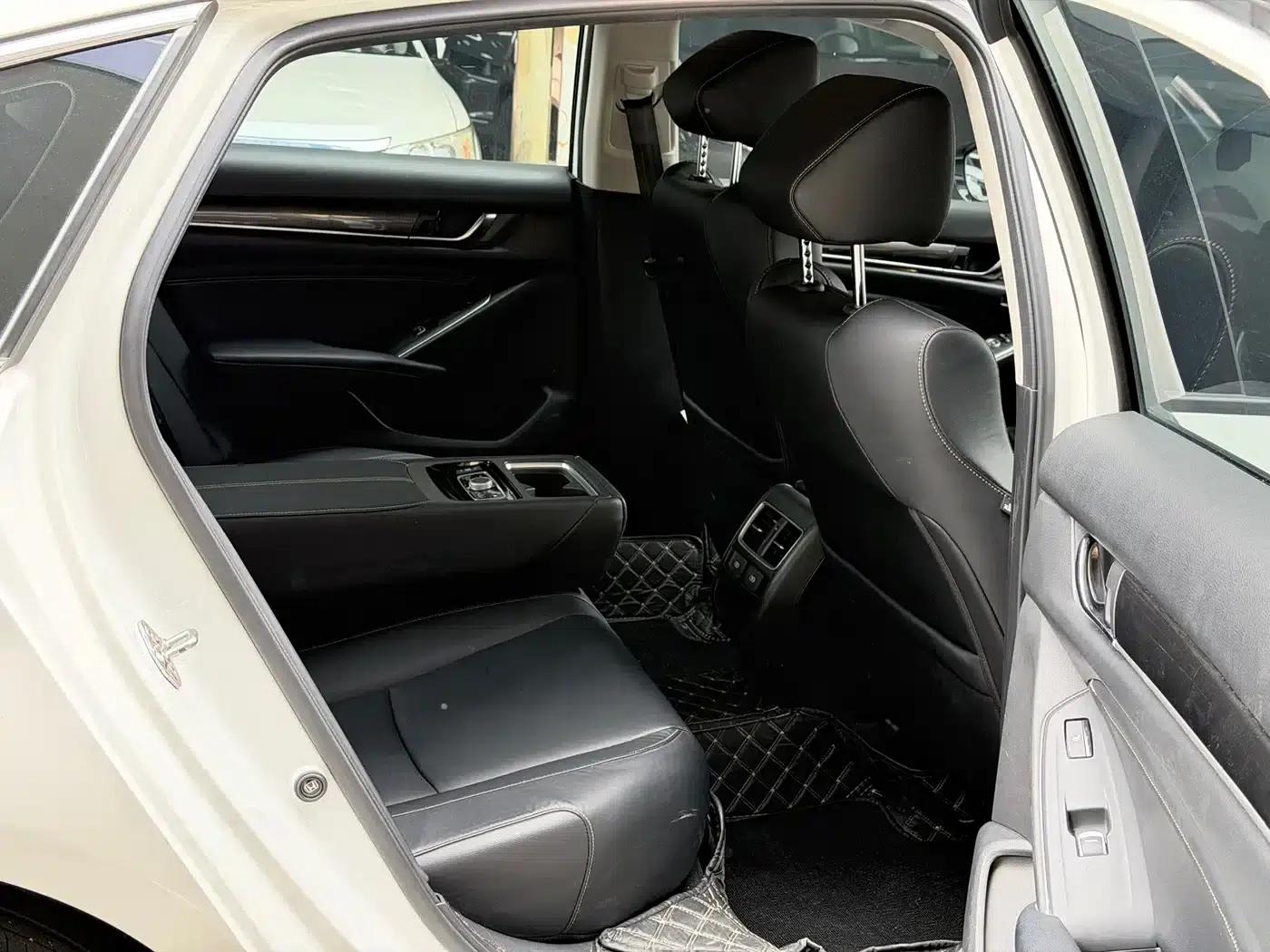 2022 Honda Accord Hybrid 2.0L Phantom Night Edition — миниатюра 10