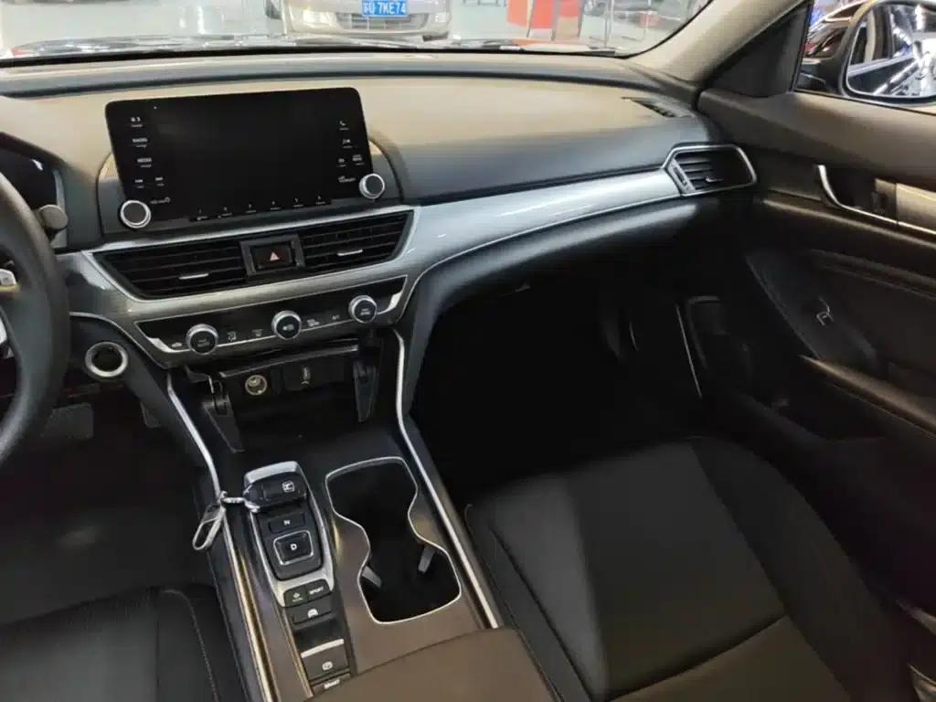 2018 Honda Accord Hybrid 2.0L Sport Edition (China VI Emission Standard) — миниатюра 13