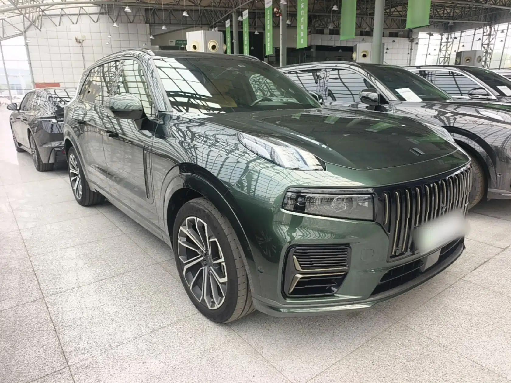 Lynk & Co 09 EM-P 2024 2.0TD EM-P Four-Wheel Drive ULTRA Six-Seater — миниатюра 3