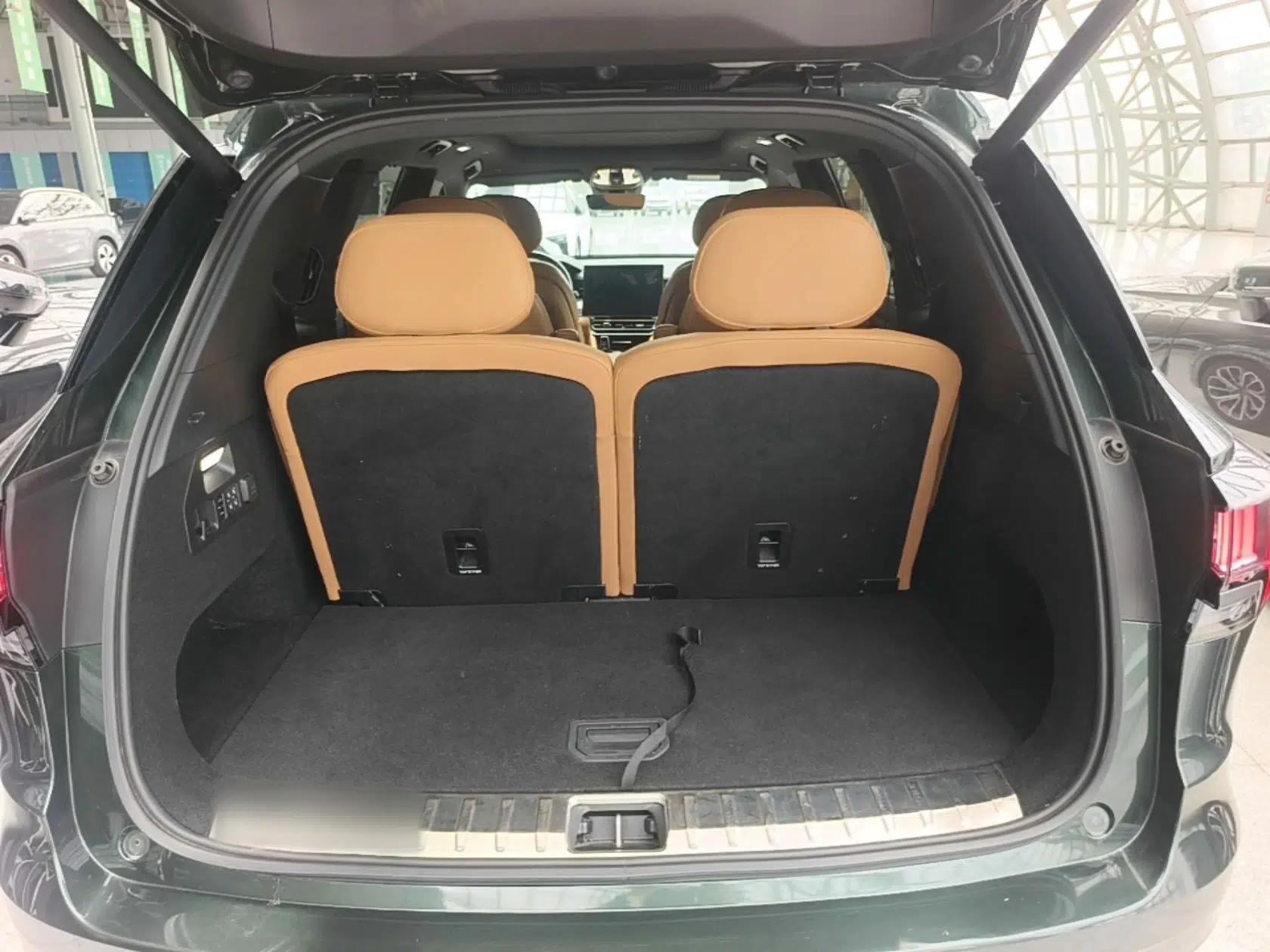 Lynk & Co 09 EM-P 2024 2.0TD EM-P Four-Wheel Drive ULTRA Six-Seater — миниатюра 22
