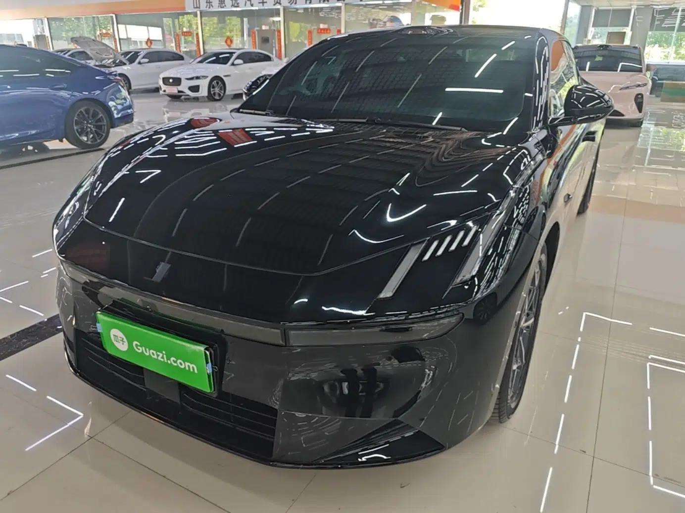 Lynk & Co 10 EM-P 2025 Facelifted Model 240 All-Wheel Drive Ultra — миниатюра 1