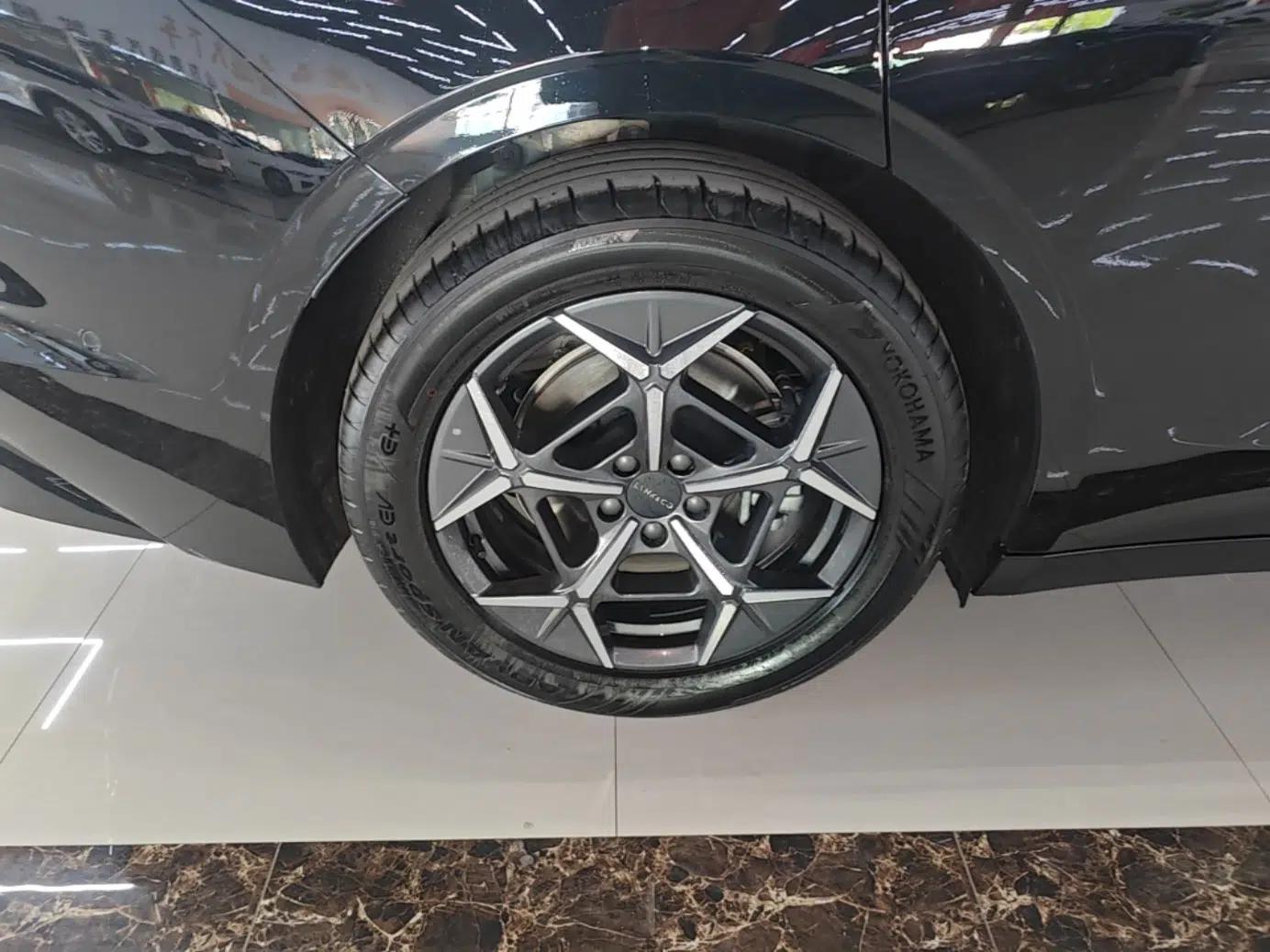 Lynk & Co 10 EM-P 2025 Facelifted Model 240 All-Wheel Drive Ultra — миниатюра 11