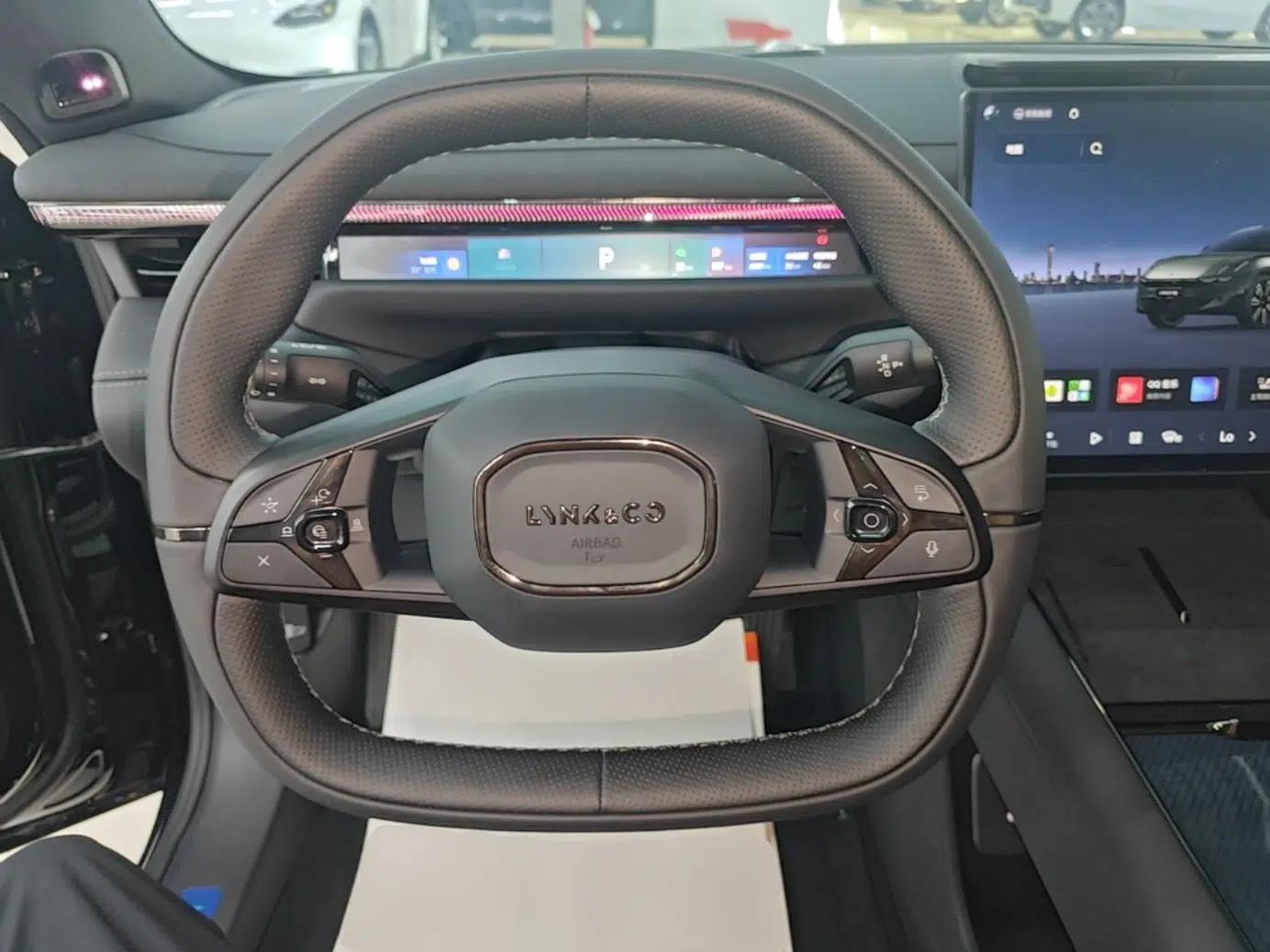 Lynk & Co 10 EM-P 2025 Facelifted Model 240 All-Wheel Drive Ultra — миниатюра 13