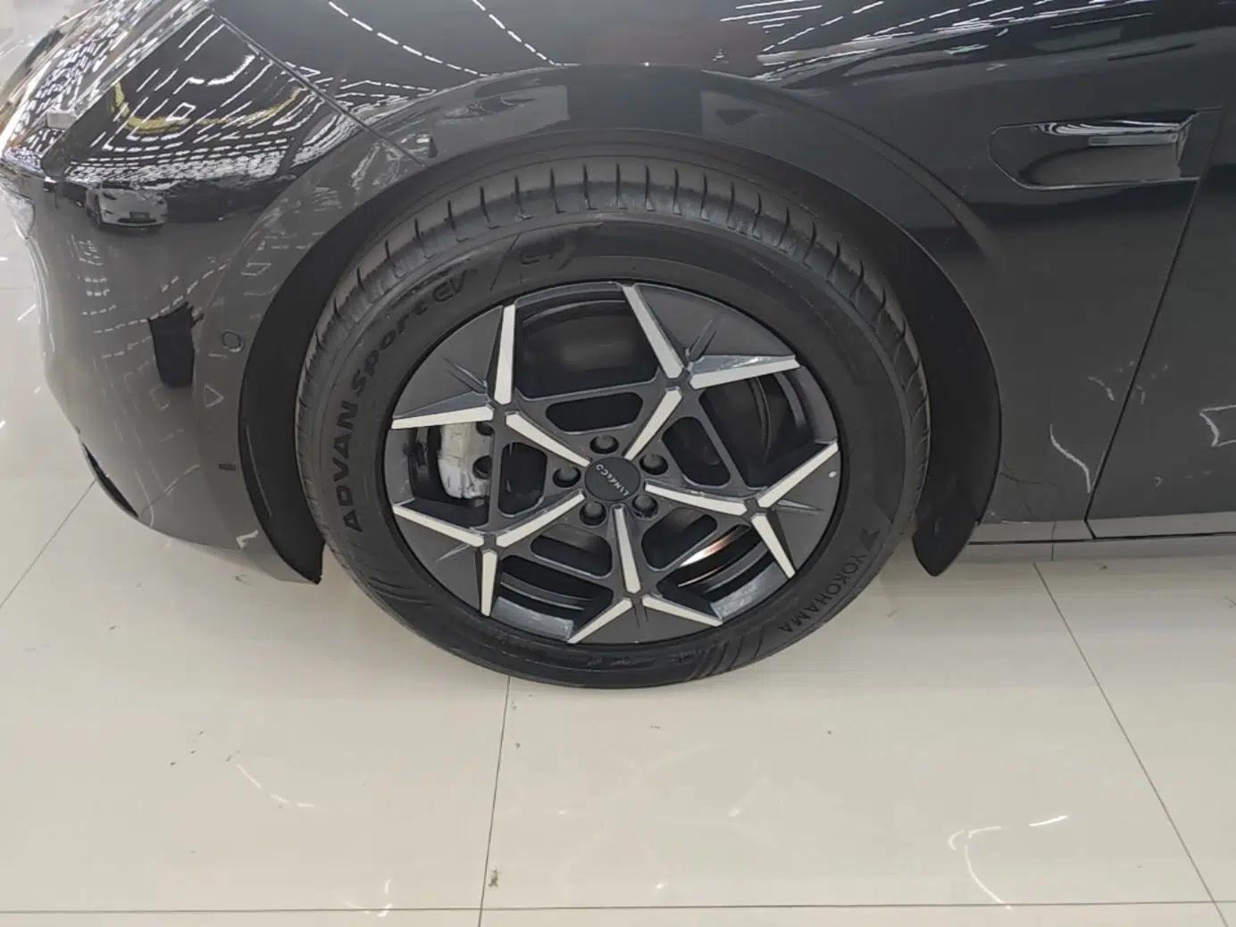 Lynk & Co 10 EM-P 2025 Facelifted Model 240 All-Wheel Drive Ultra — миниатюра 10