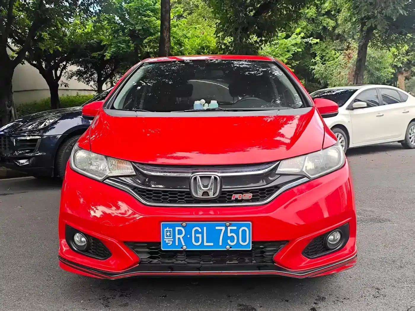 Honda Fit 2018 1.5L CVT Sport+ Edition — миниатюра 2