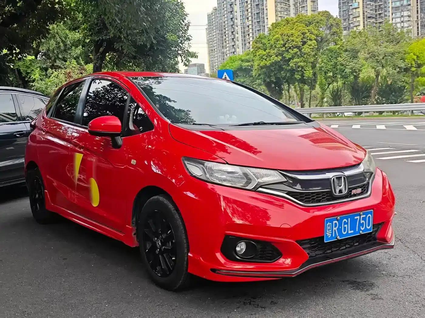 Honda Fit 2018 1.5L CVT Sport+ Edition — миниатюра 3