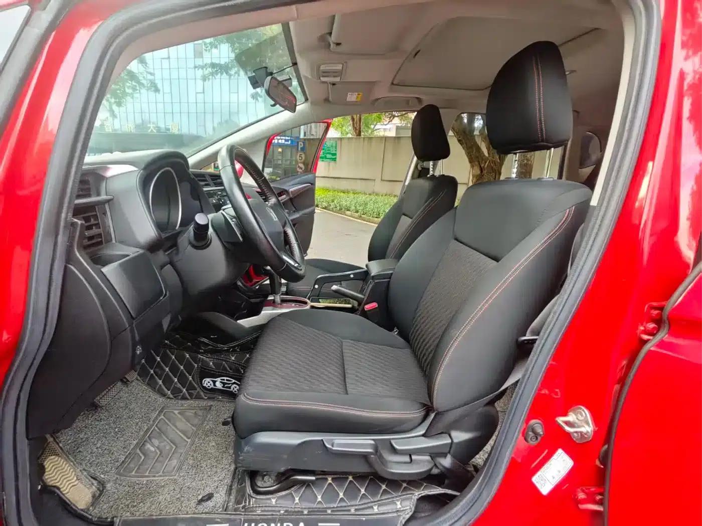 Honda Fit 2018 1.5L CVT Sport+ Edition — миниатюра 4