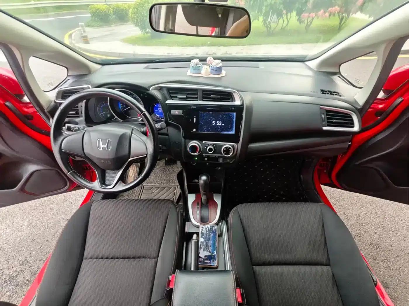 Honda Fit 2018 1.5L CVT Sport+ Edition — миниатюра 6