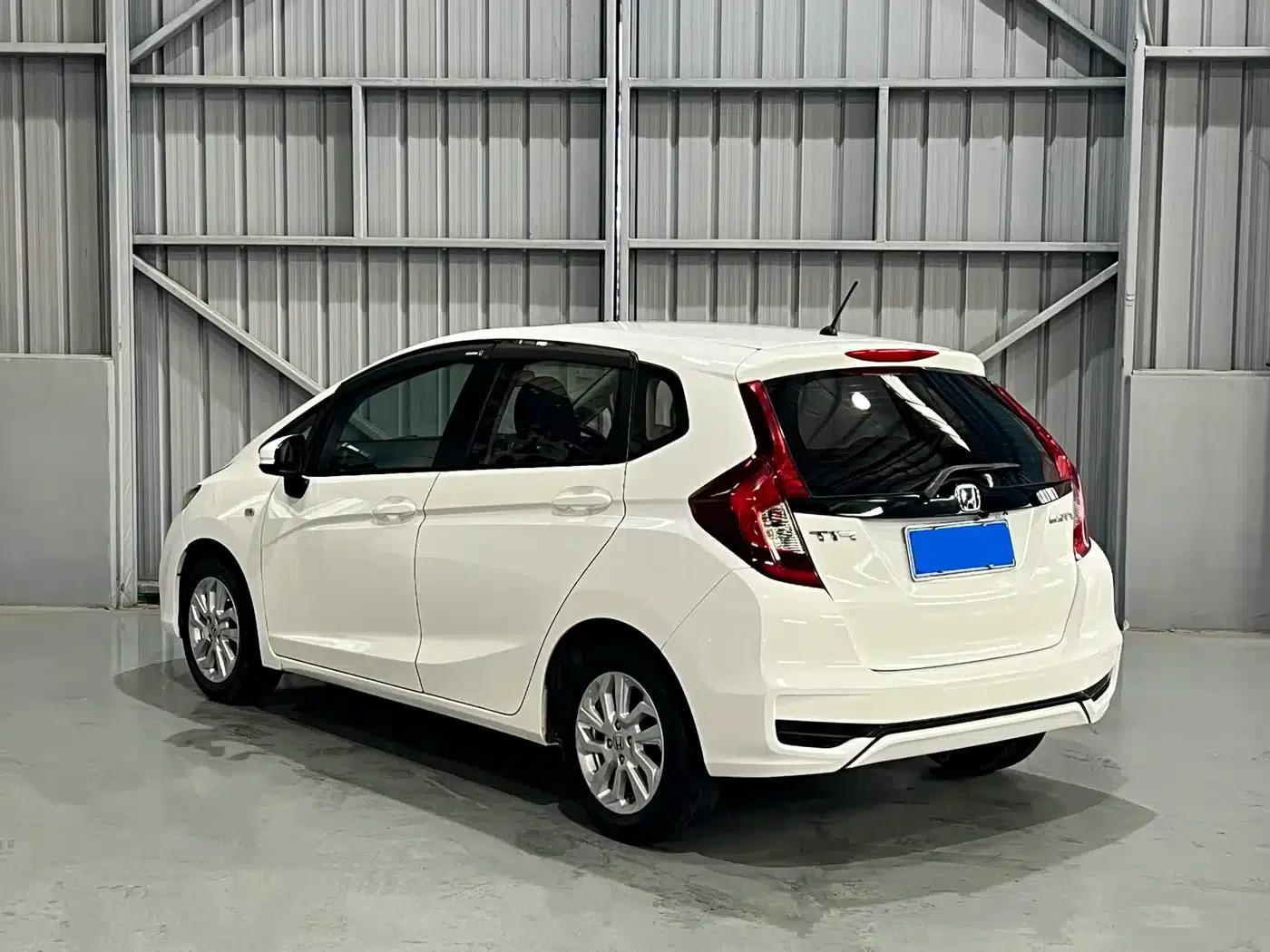 Honda Fit 2018 1.5L CVT Comfort Sunroof Edition — миниатюра 9