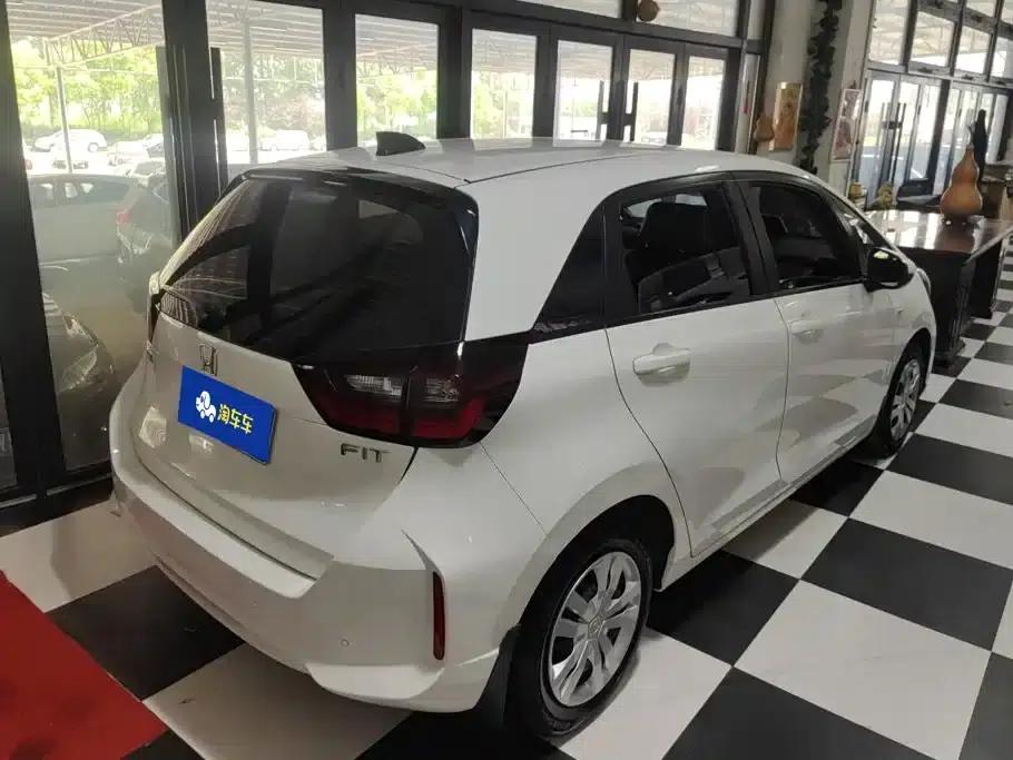 Honda Fit 2021 1.5L CVT Trend Edition — миниатюра 3