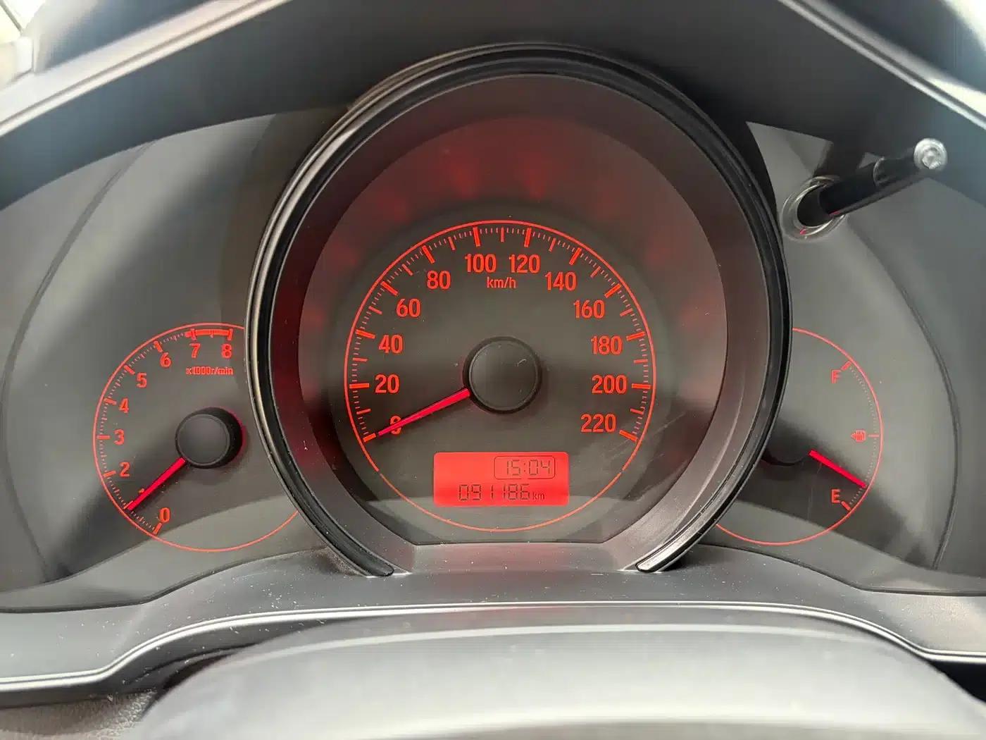 Honda Fit 2014 1.5L LX Manual Comfort Model — миниатюра 14