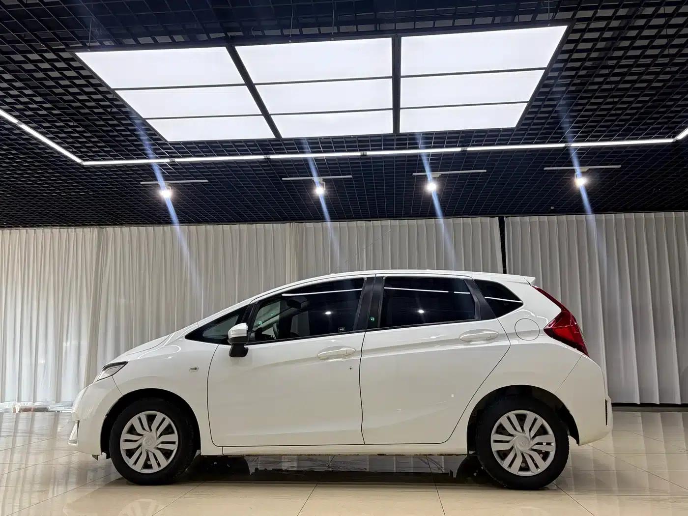 Honda Fit 2014 1.5L LX Manual Comfort Model — миниатюра 4