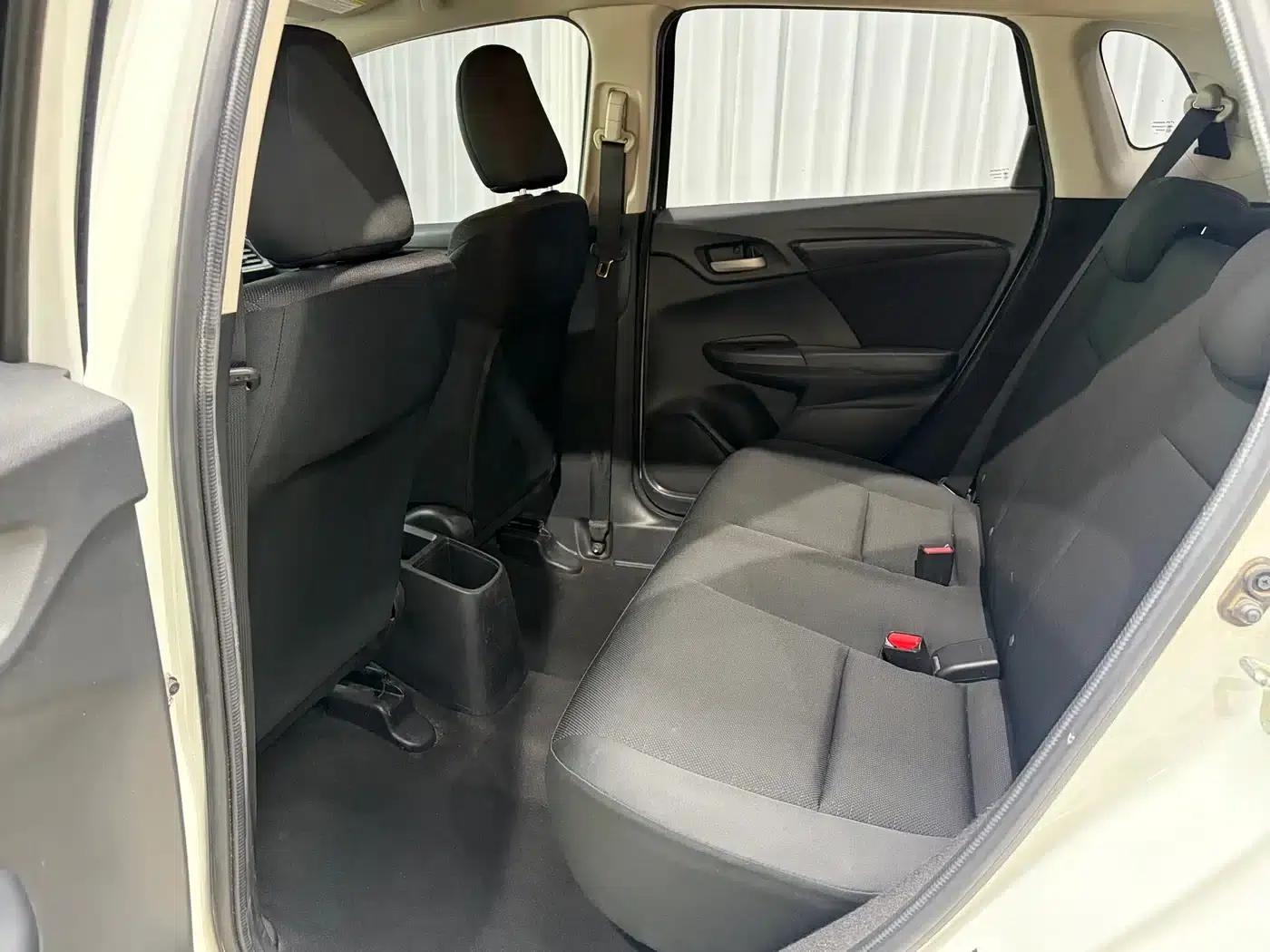 Honda Fit 2014 1.5L LX Manual Comfort Model — миниатюра 8
