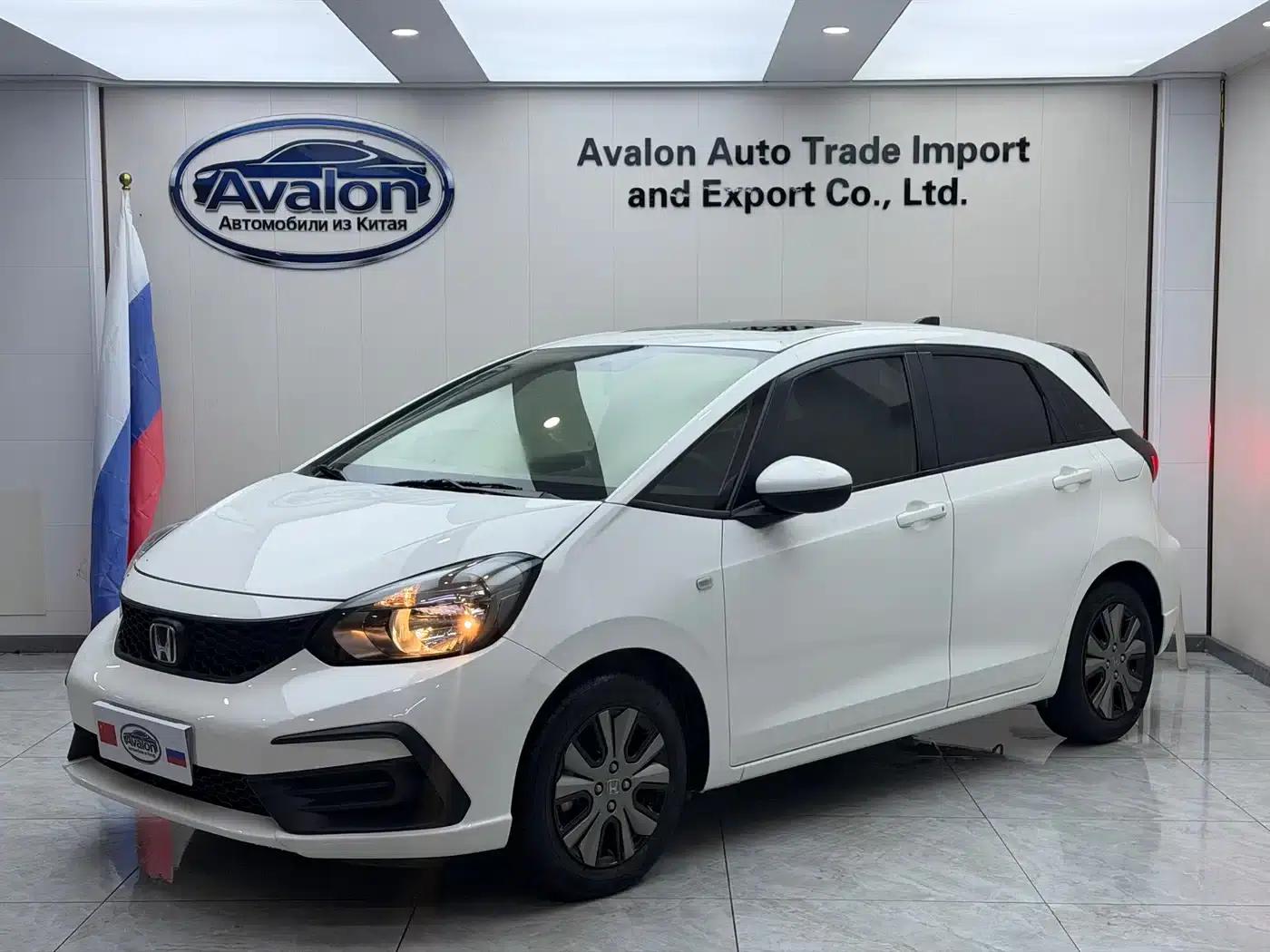 Honda Fit 2022 1.5L CVT Trendy Sunroof Edition — миниатюра 1