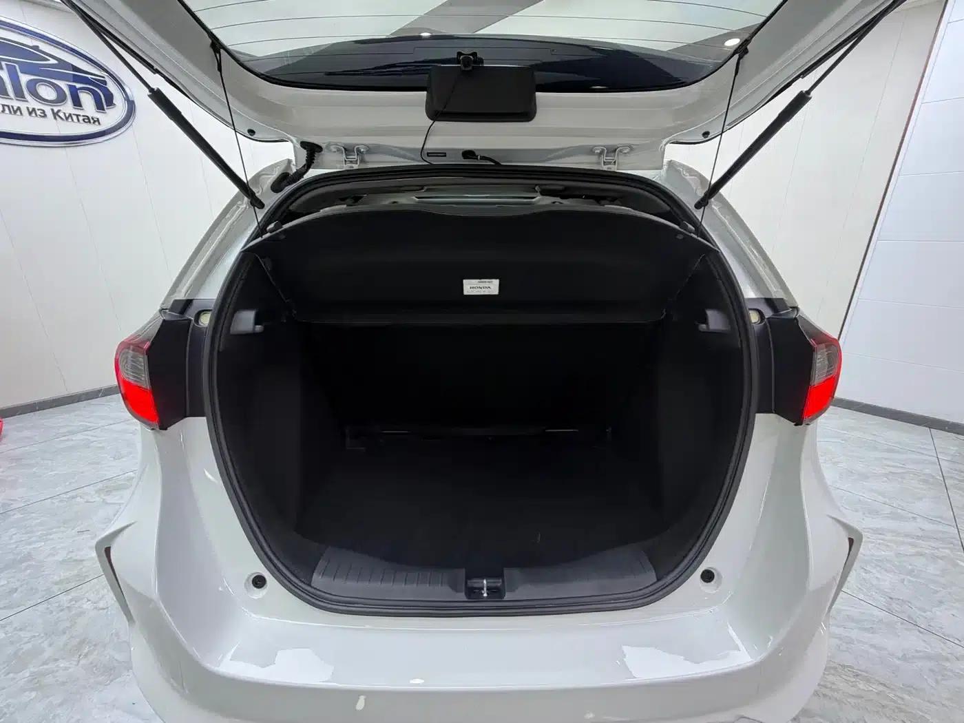 Honda Fit 2022 1.5L CVT Trendy Sunroof Edition — миниатюра 18