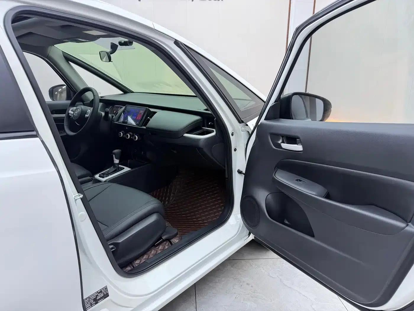 Honda Fit 2022 1.5L CVT Trendy Sunroof Edition — миниатюра 20