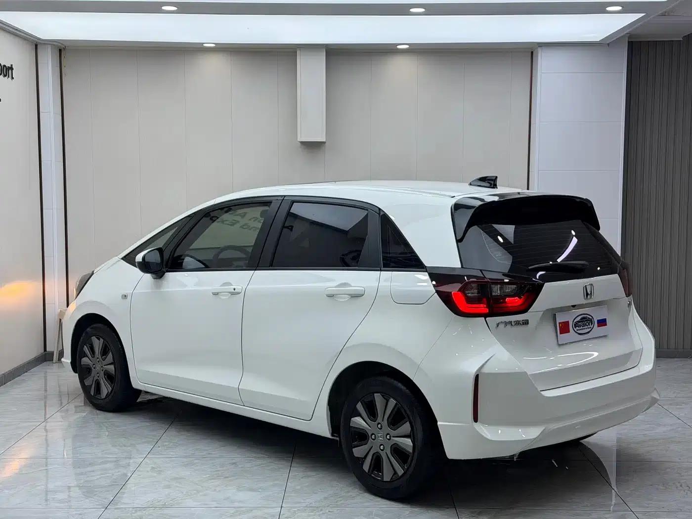Honda Fit 2022 1.5L CVT Trendy Sunroof Edition — миниатюра 6