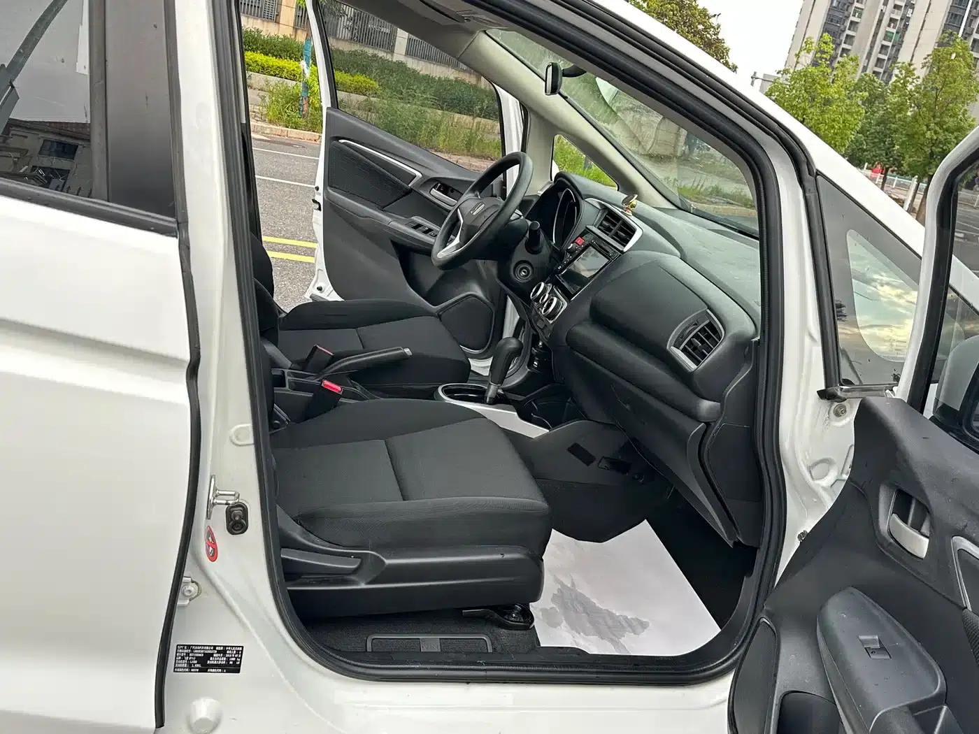 Honda Fit 2014 1.5L SE CVT Fashion Edition — миниатюра 16