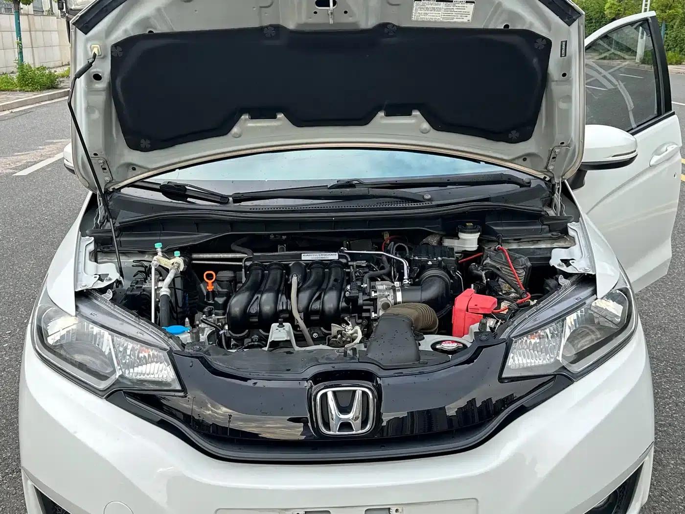 Honda Fit 2014 1.5L SE CVT Fashion Edition — миниатюра 17