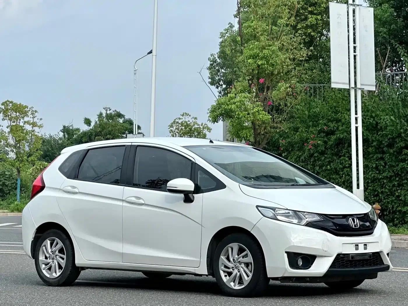 Honda Fit 2014 1.5L SE CVT Fashion Edition — миниатюра 3