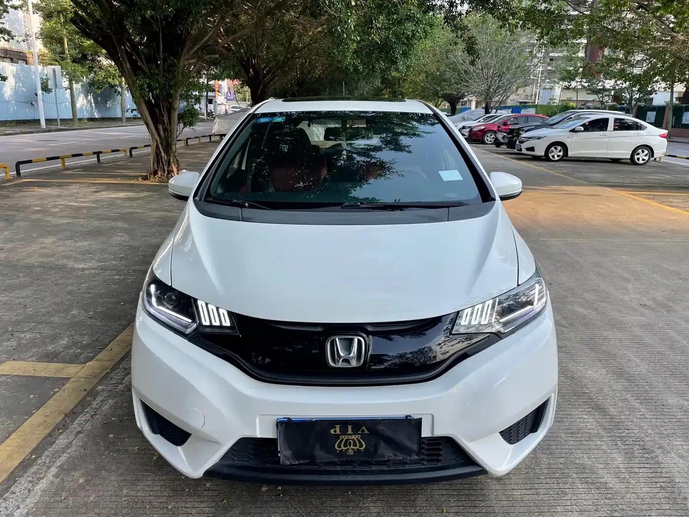 Honda Fit 2016 1.5L LXS CVT Comfort Sunroof Edition — миниатюра 2