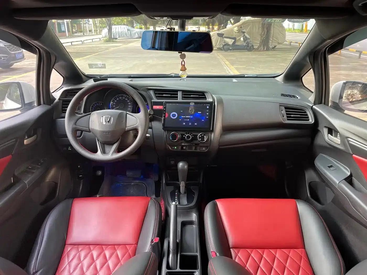 Honda Fit 2016 1.5L LXS CVT Comfort Sunroof Edition — миниатюра 4