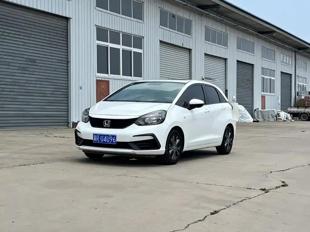 Honda Fit 2022 1.5L CVT Trendy Sunroof Edition — миниатюра 1