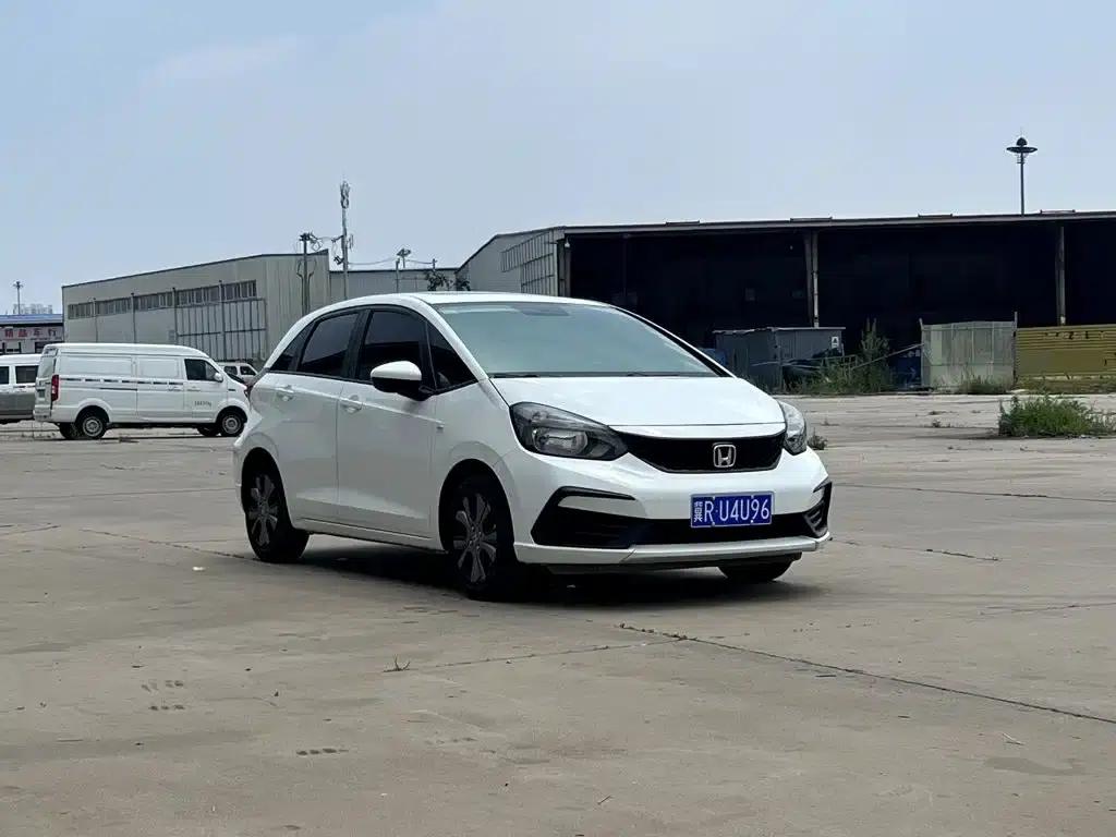 Honda Fit 2022 1.5L CVT Trendy Sunroof Edition — миниатюра 3