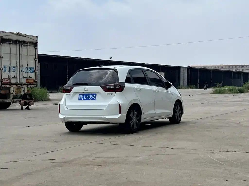 Honda Fit 2022 1.5L CVT Trendy Sunroof Edition — миниатюра 4