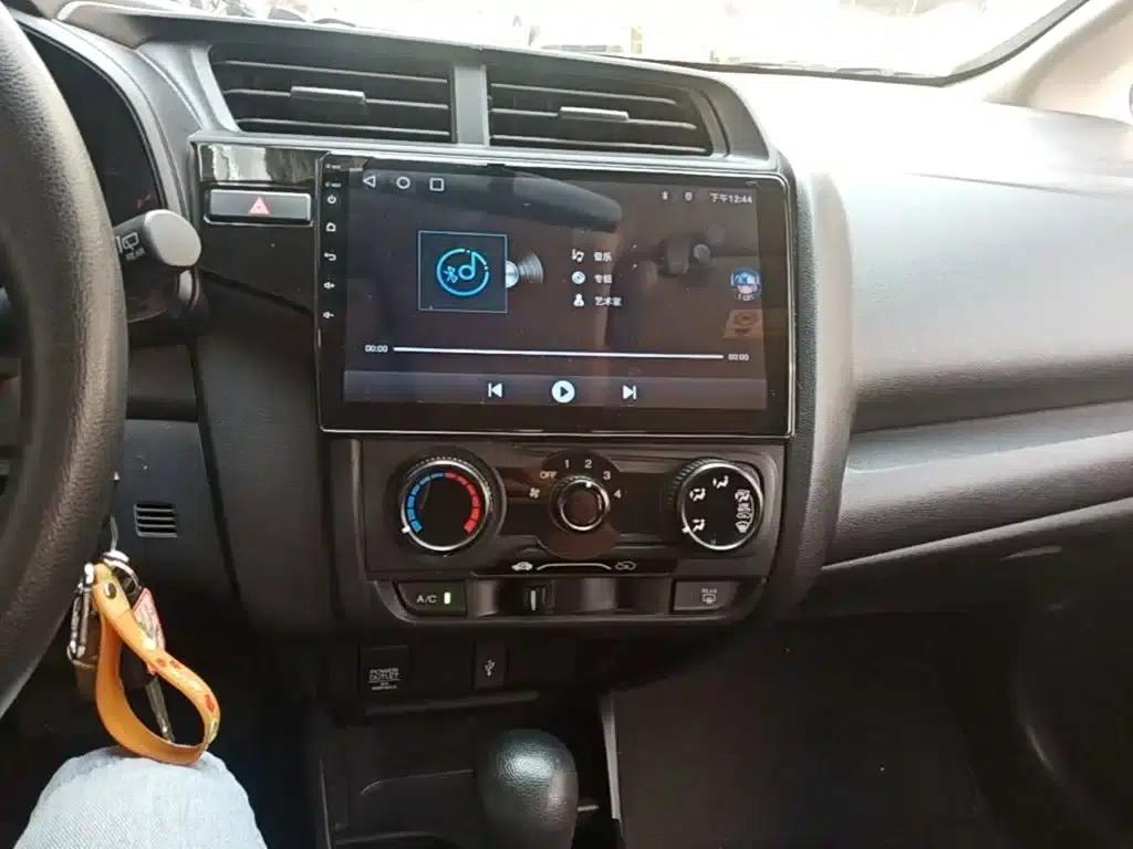 Honda Fit 2018 1.5L CVT Comfort Edition — миниатюра 13