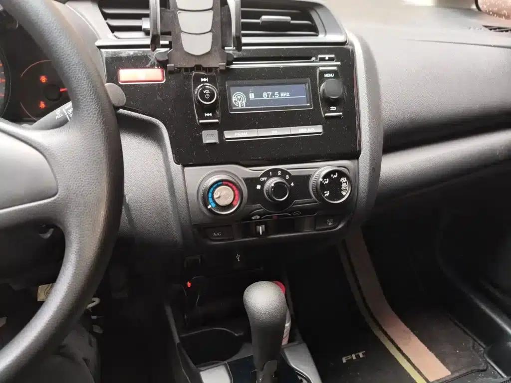 Honda Fit 2016 1.5L LX CVT Comfort — миниатюра 6
