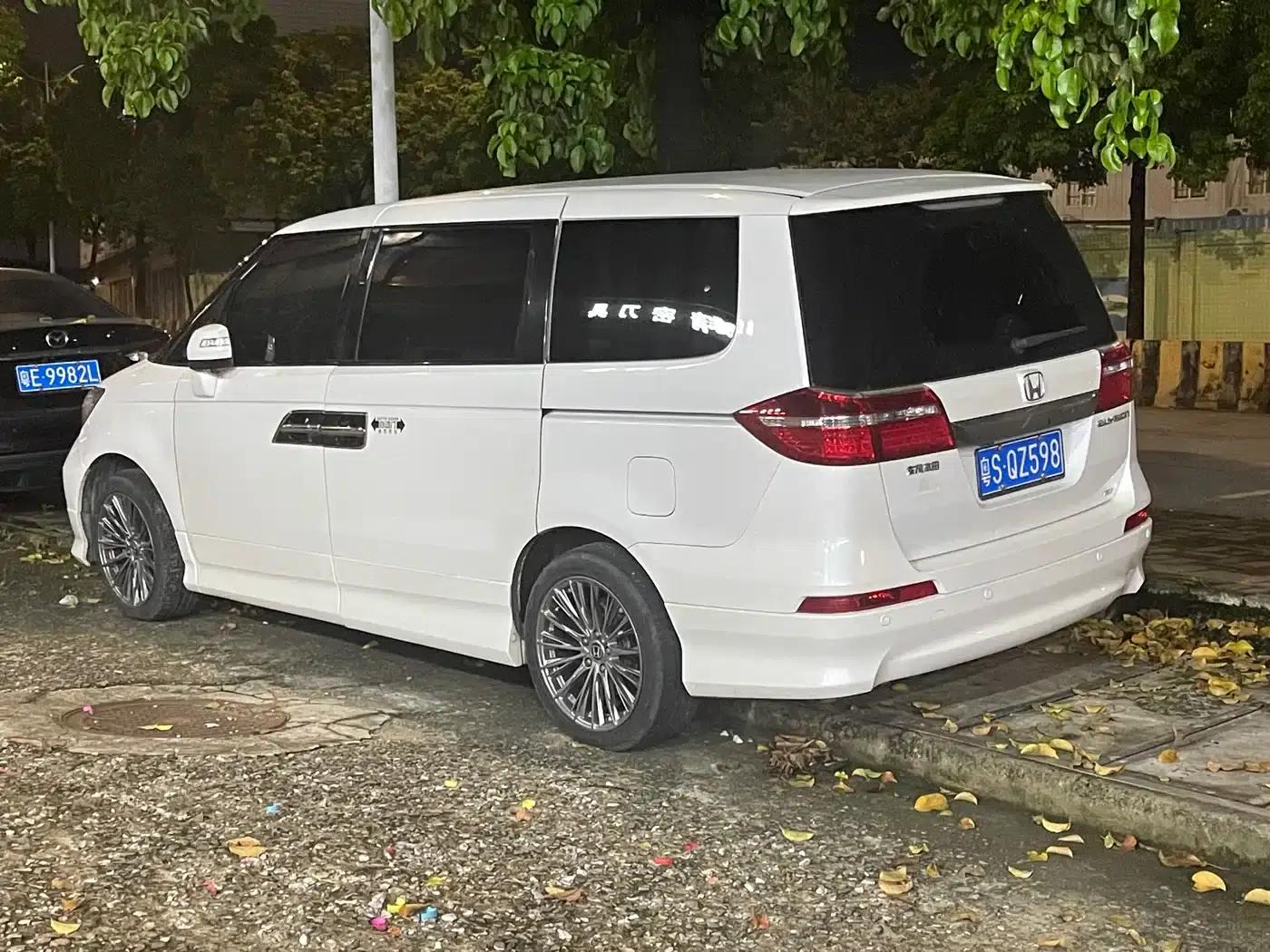 Elysion 2012 2.4L VTi Luxury Edition — миниатюра 3