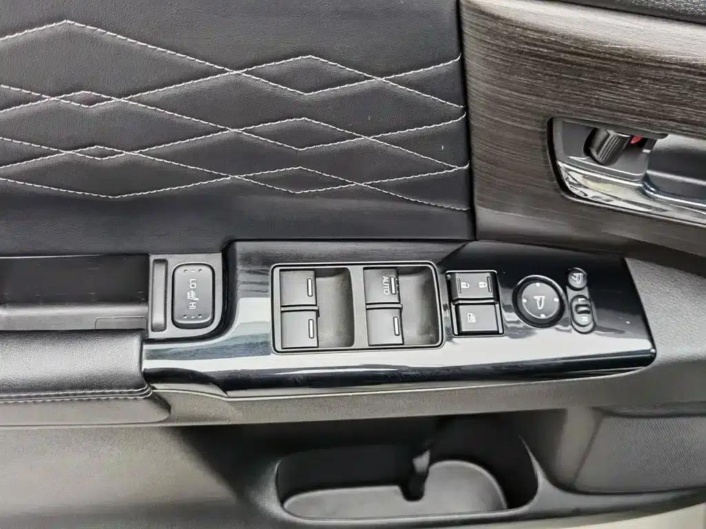 Elysion 2022 2.0L e:HEV Luxury First Edition — миниатюра 9