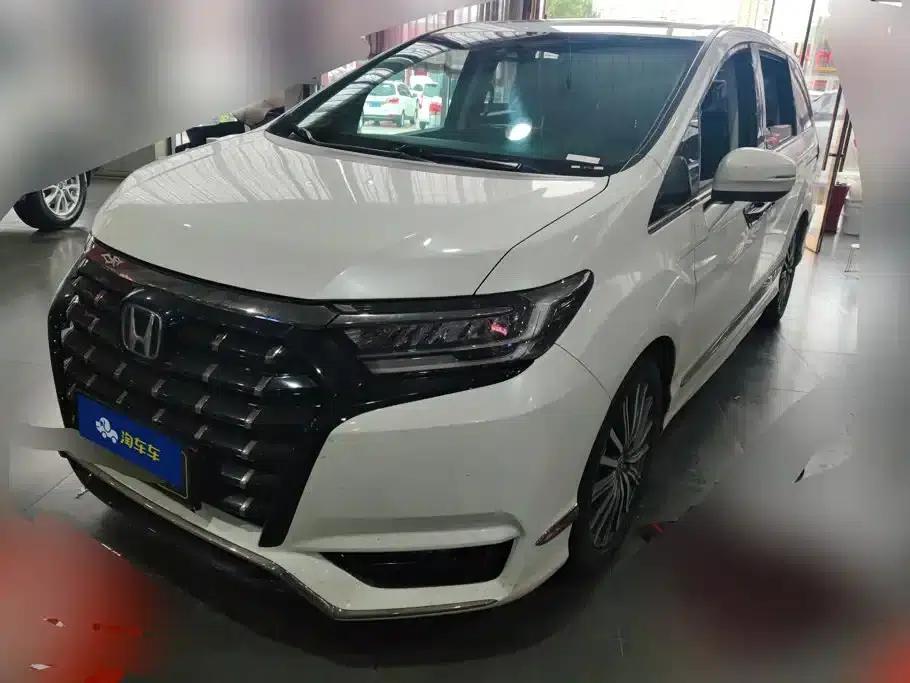 Elysion 2022 2.0L e:HEV Luxury Edition — миниатюра 1