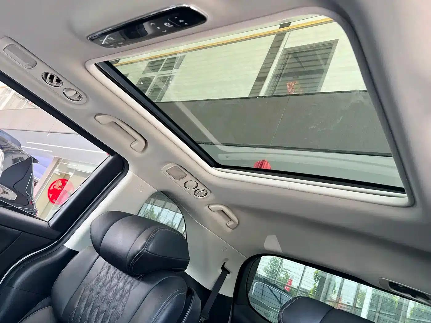 Elysion 2022 2.0L e:HEV Luxury Edition — миниатюра 17