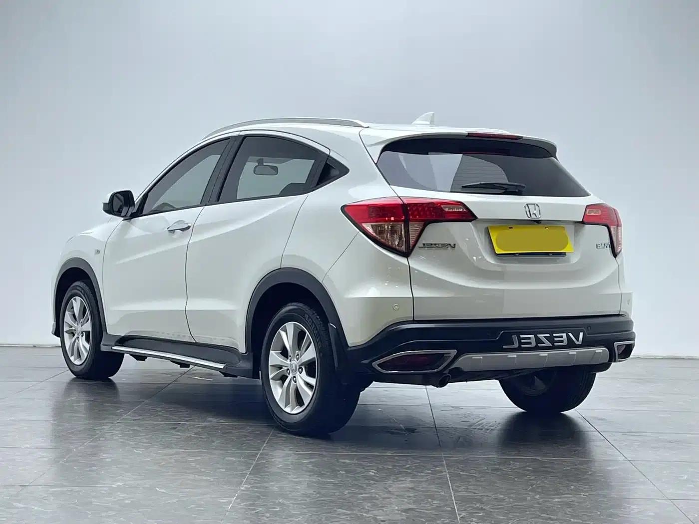 Vezel 2015 1.8L CVT 2WD Elite — миниатюра 21